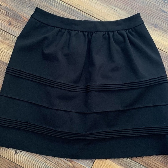 Madewell Silhouette Black Skirt Pleated Raw Hem Size Extra Small - Picture 3 of 14